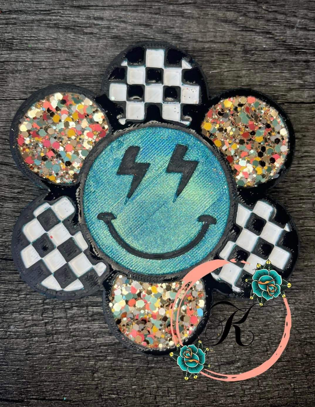 checkered daisy smiley
