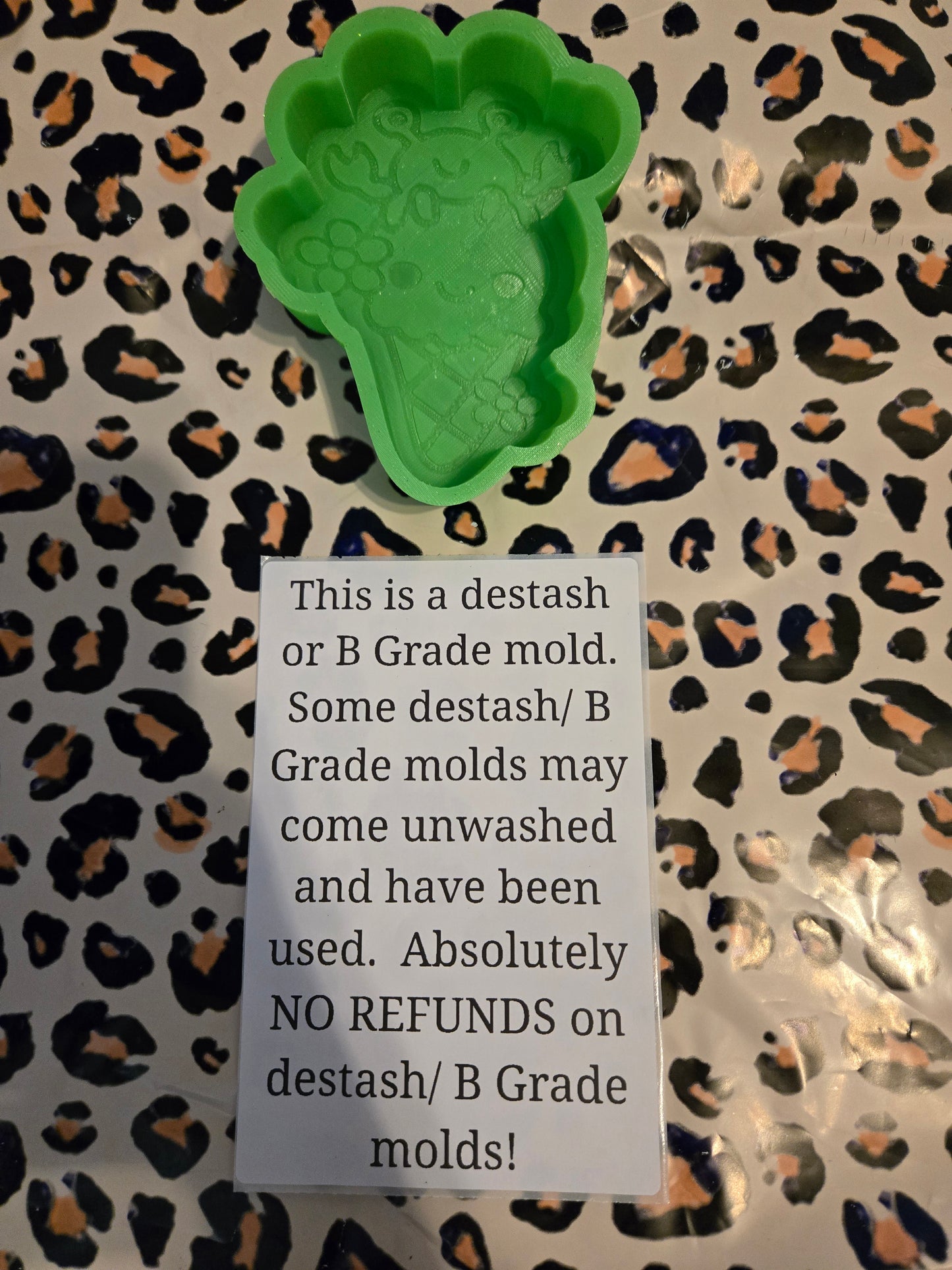 DESTASH cute ice cream with crab
