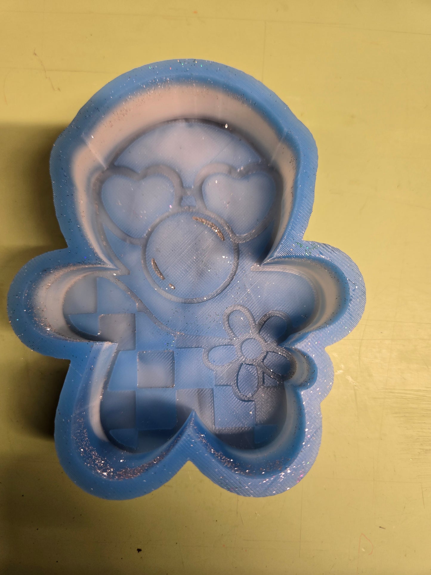DESTASH gingerbread blowing bubblegum