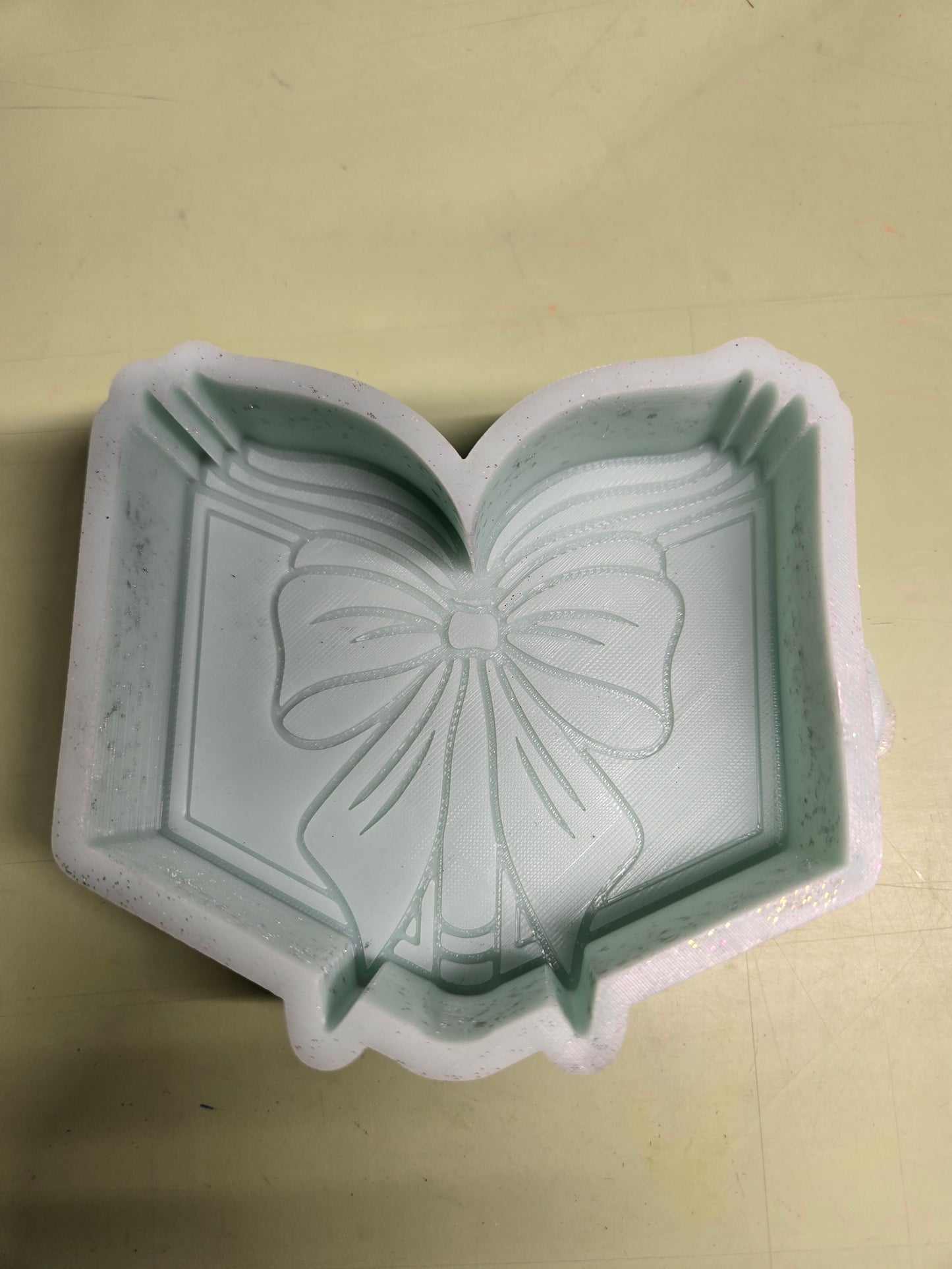 DESTASH book with bow