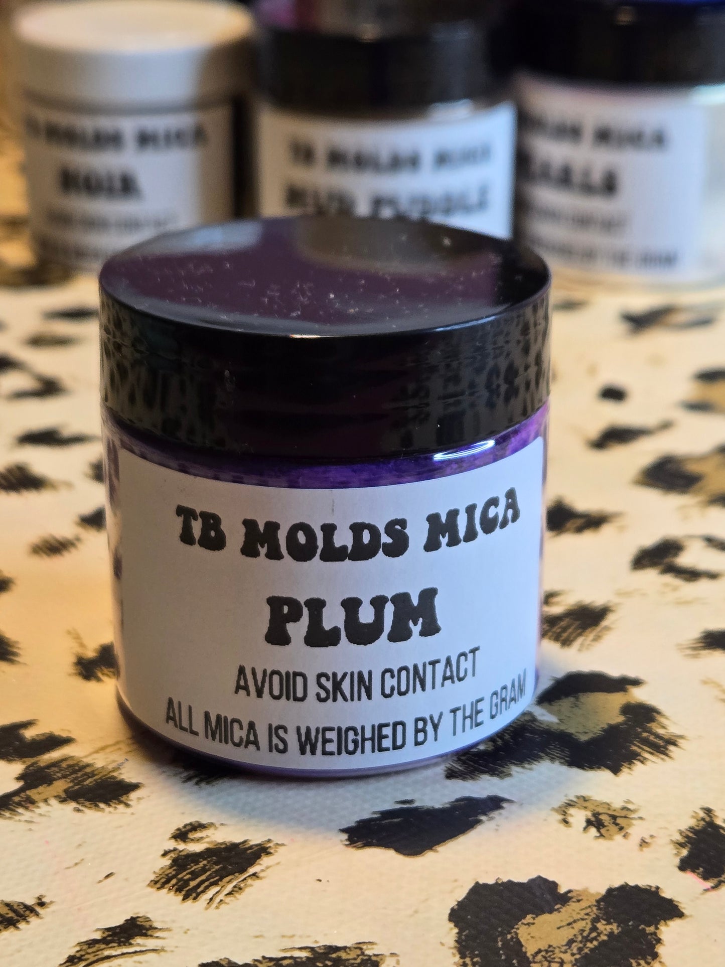 PLUM pigment powder