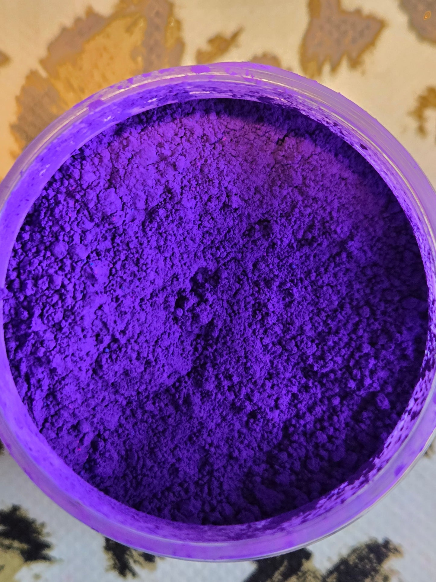 PLUM pigment powder