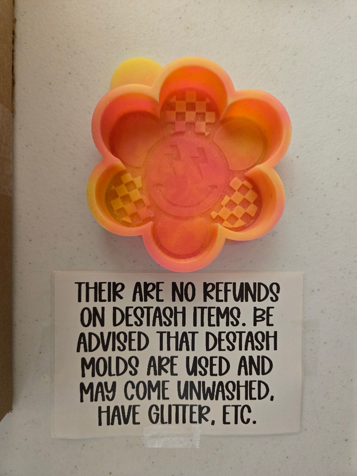 DESTASH checkered smiley flower