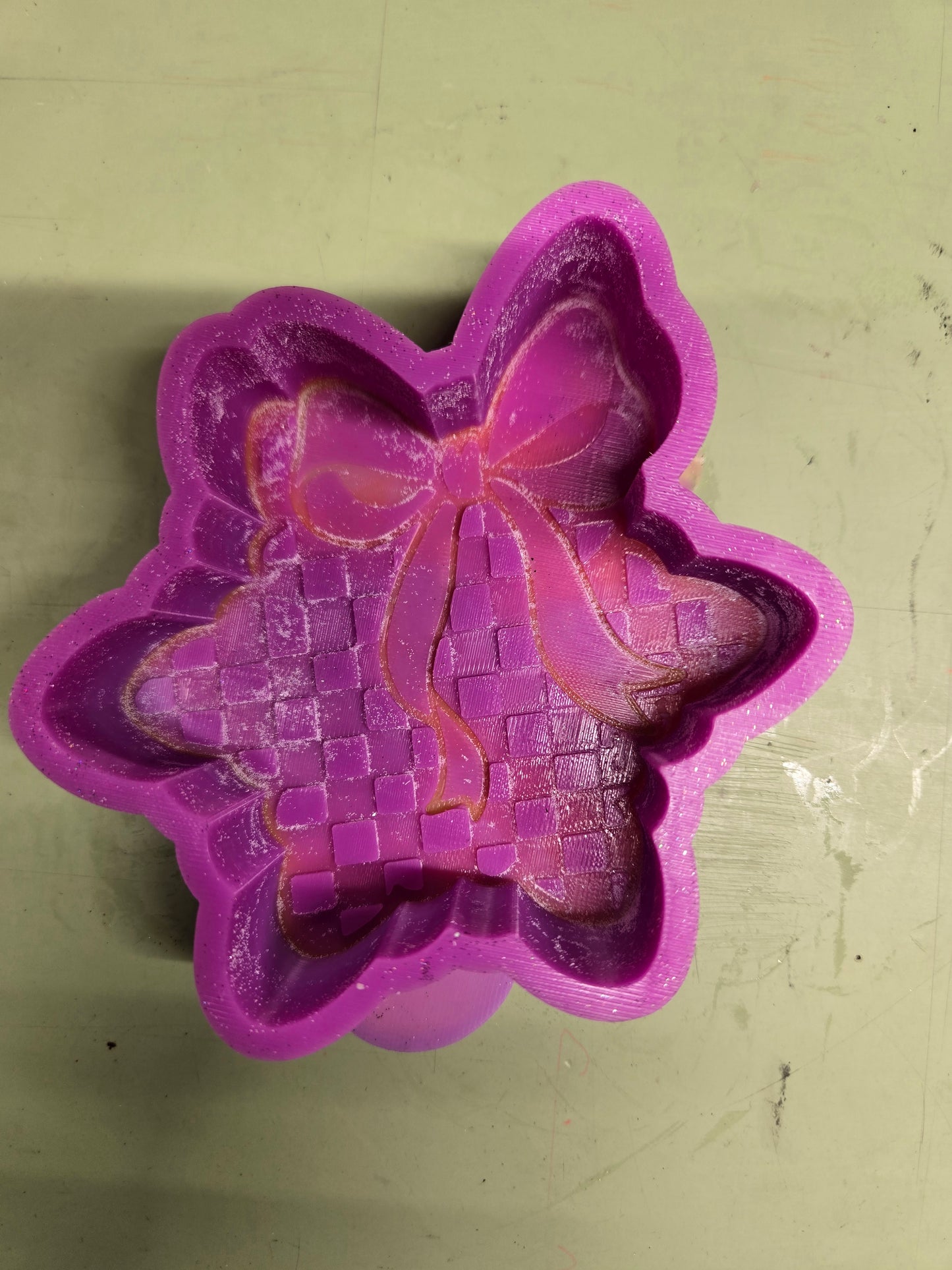 DESTASH checkered snowflake with bow