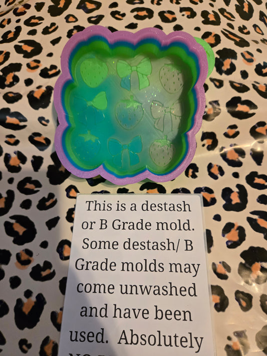 DESTASH strawberries and bows