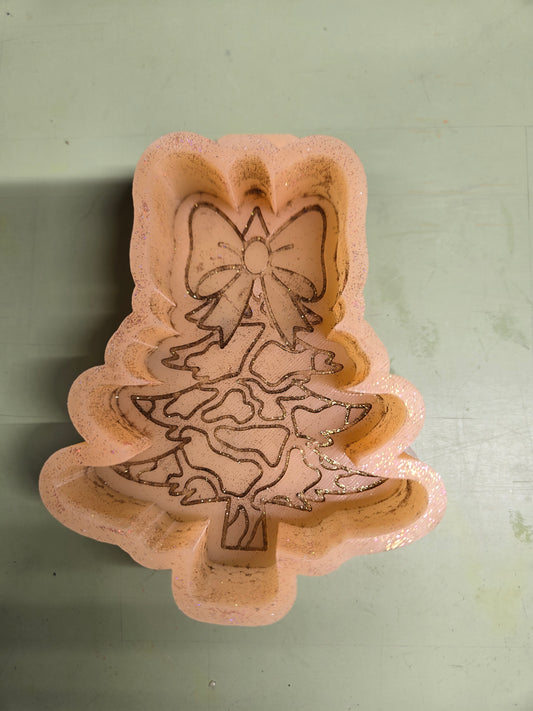 DESTASH camo tree with bow