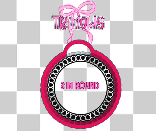 Scalloped round frame